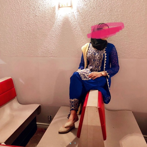 Blue Pakistani suit - Picture 3 of 7